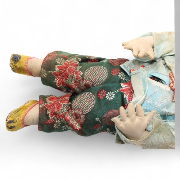 Vintage Handmade Cloth Doll In Traditional Asian Outfit - Picture 8 of 10